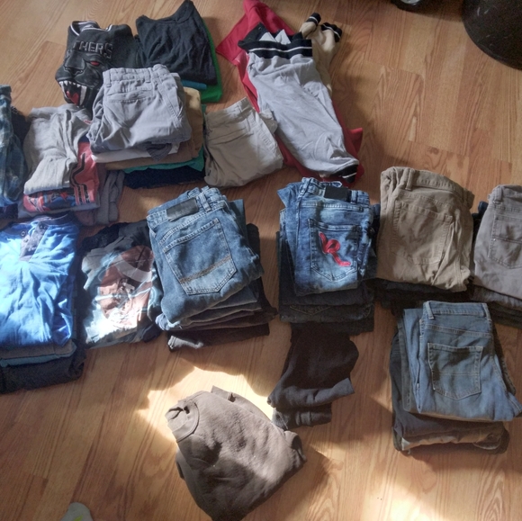 Clothing - Picture 16 of 16